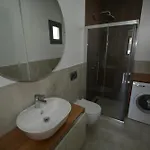 Kaura Villalari *