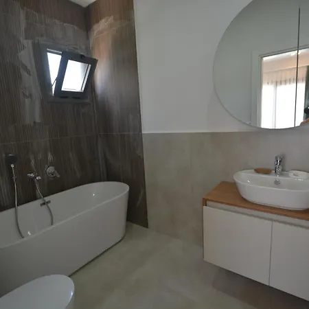 Kaura Villalari * Milas