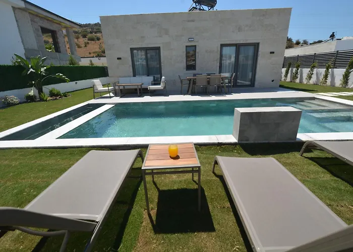 Kaura Villalari * Milas