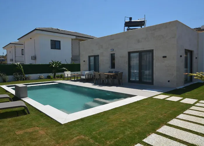 Kaura Villalari Villa