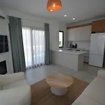 Kaura Villalari * Milas