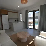 Kaura Villalari Villa *