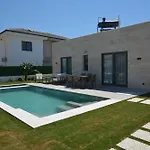 Kaura Villalari Villa