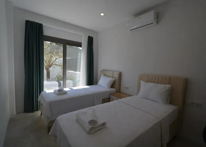 فيلة Kaura Villalari