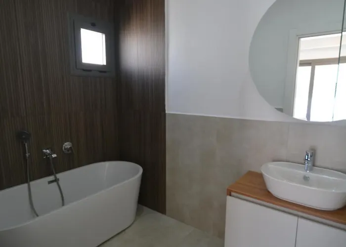 فيلة Kaura Villalari