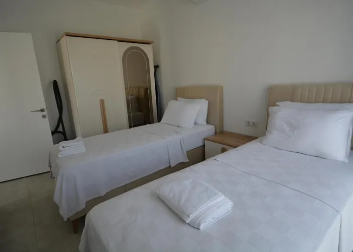 فيلة Kaura Villalari