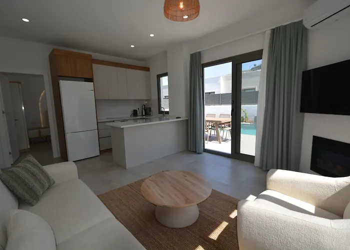 Kaura Villalari فيلة *