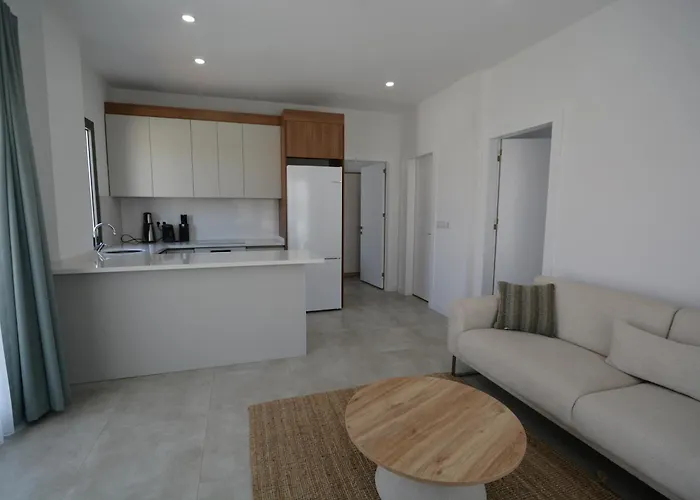 فيلة Kaura Villalari